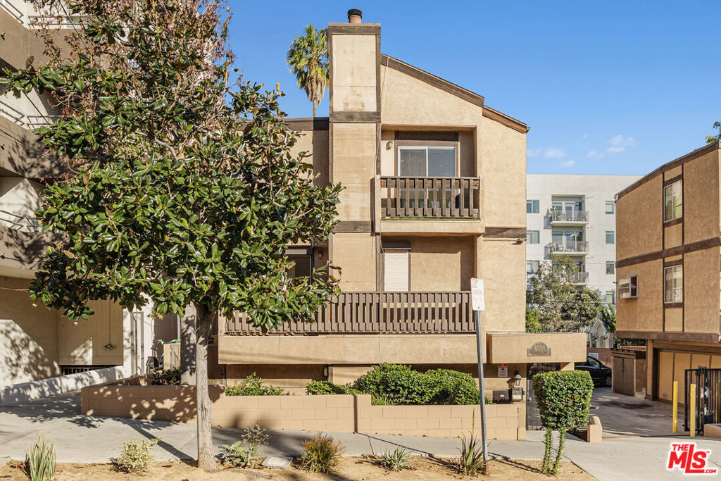 Property Photo: 1628 N Formosa Avenue A CA 90046