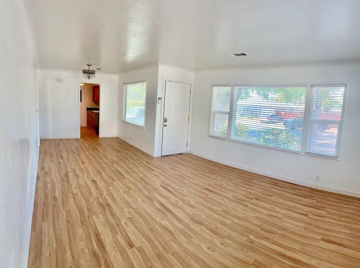 Property Photo:  208 Parry Avenue  CA 95354 