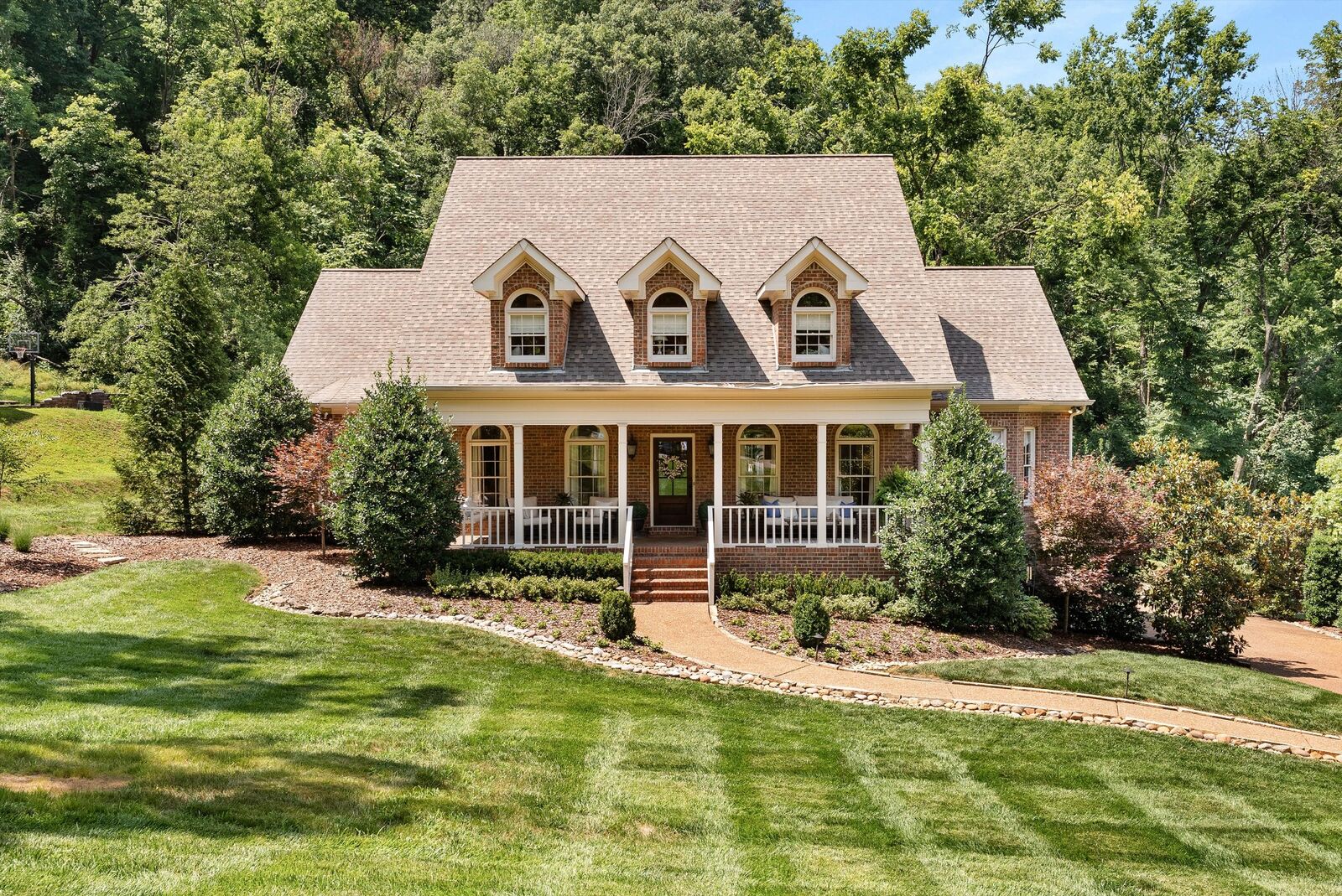 Property Photo:  6104 Wendover Gln  TN 37027 