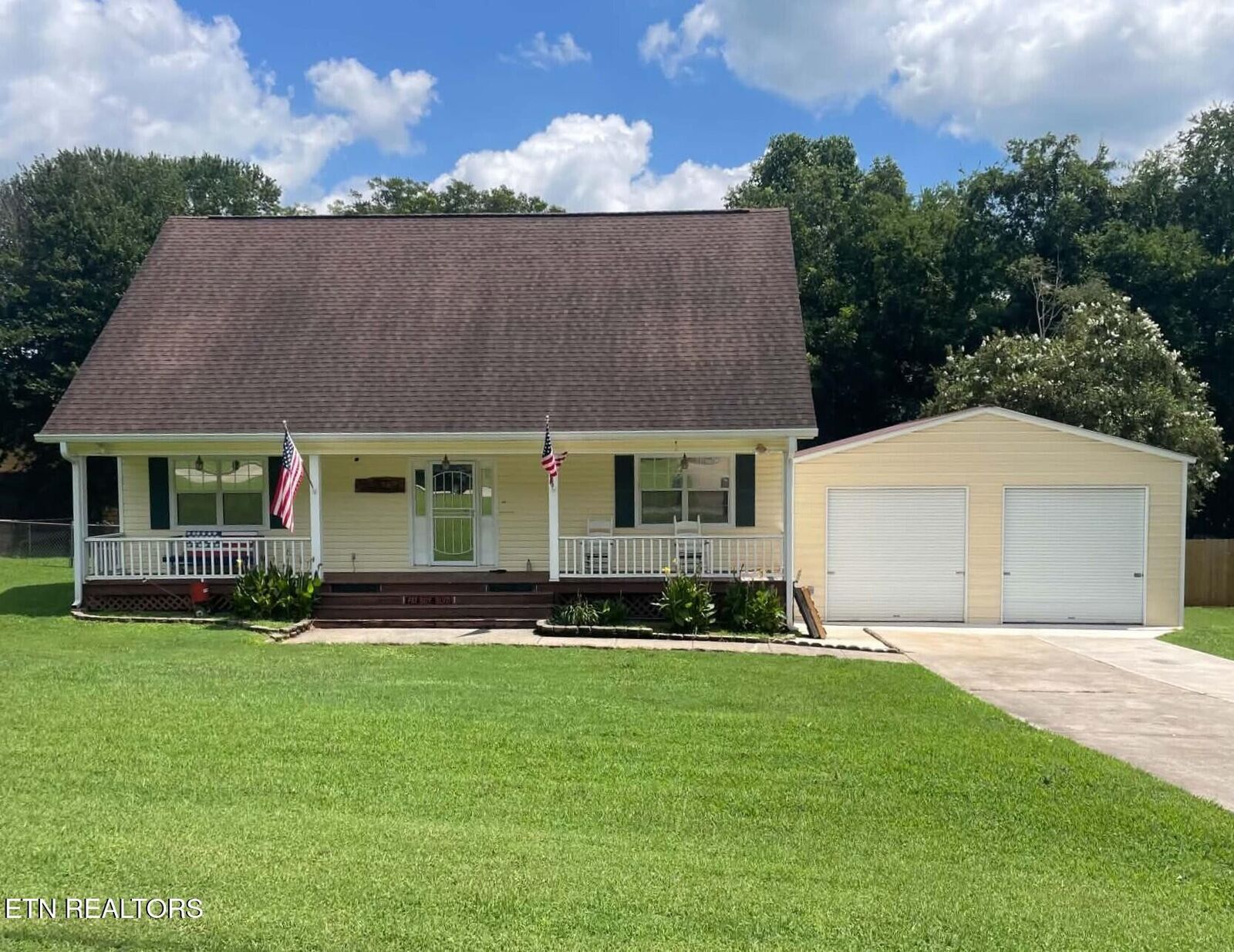 Property Photo: 206 Heuer St TN 37874