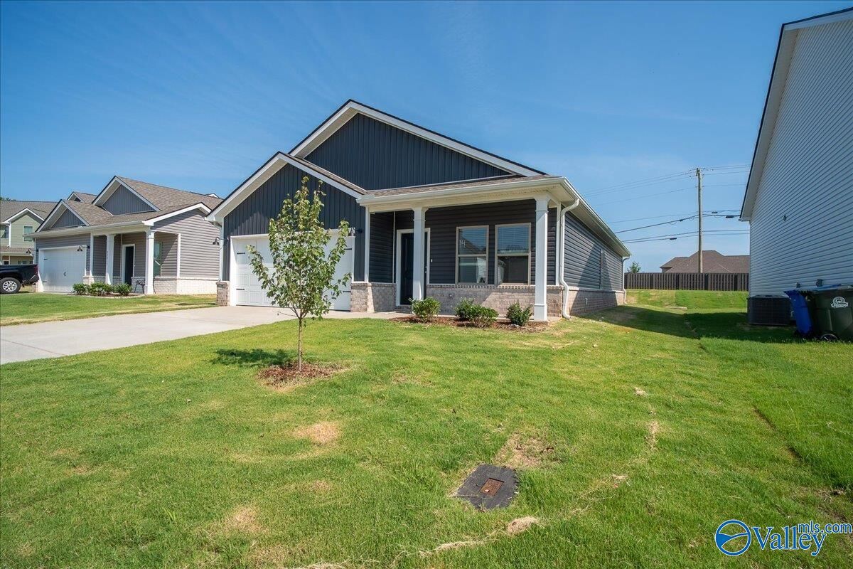 Property Photo: 22821 Dashwood Lane AL 35613