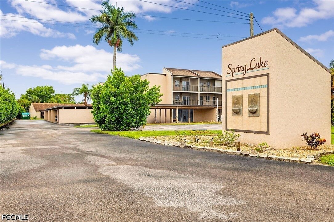 Property Photo:  3150 Shorewood Lane 206  FL 33907 