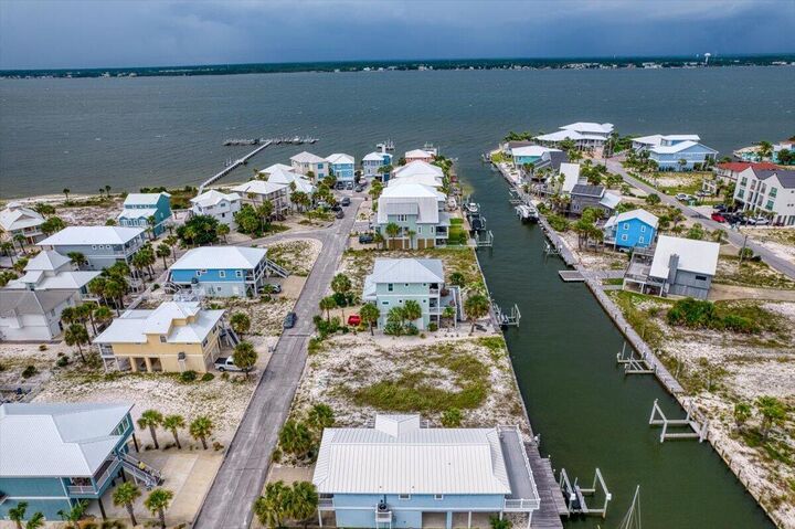 Property Photo: 1422 Homeport Drive FL 32566