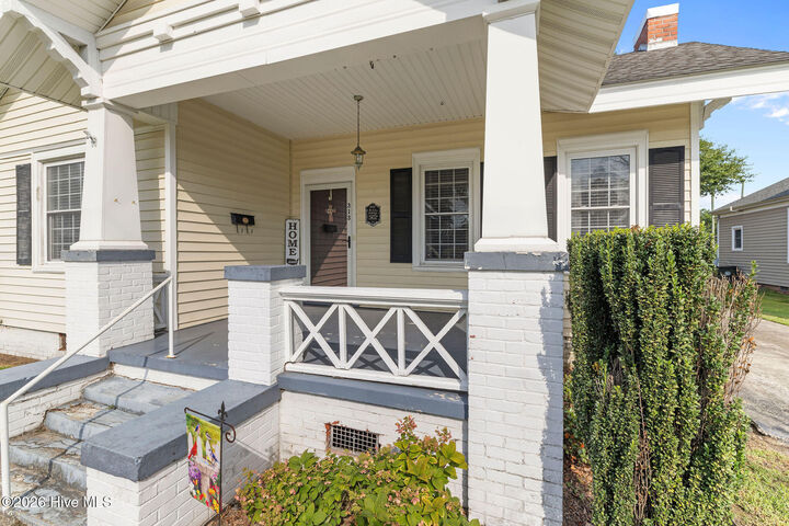 Property Photo:  313 N Breazeale Avenue  NC 28365 