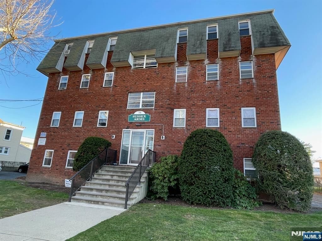 Property Photo:  75 Sussex Street 7C  NJ 07601 