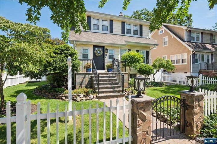 Property Photo:  211 Walnut Avenue  NJ 07603 