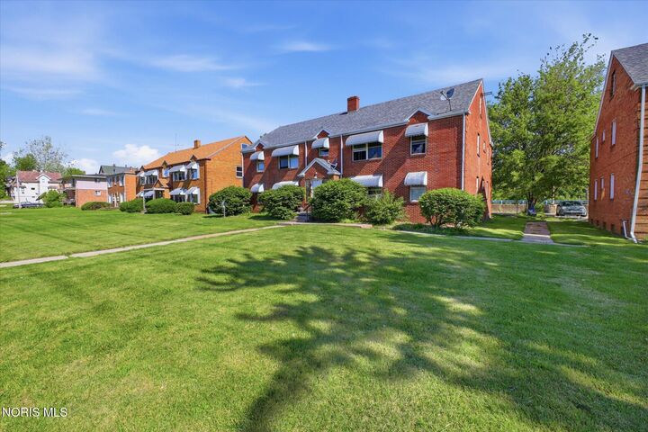 Property Photo: 1380 N Cove Boulevard OH 43606