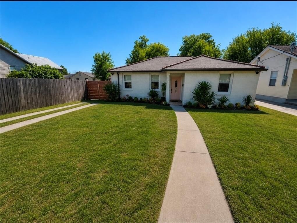 Property Photo: 5923 Franklin Avenue LA 70122