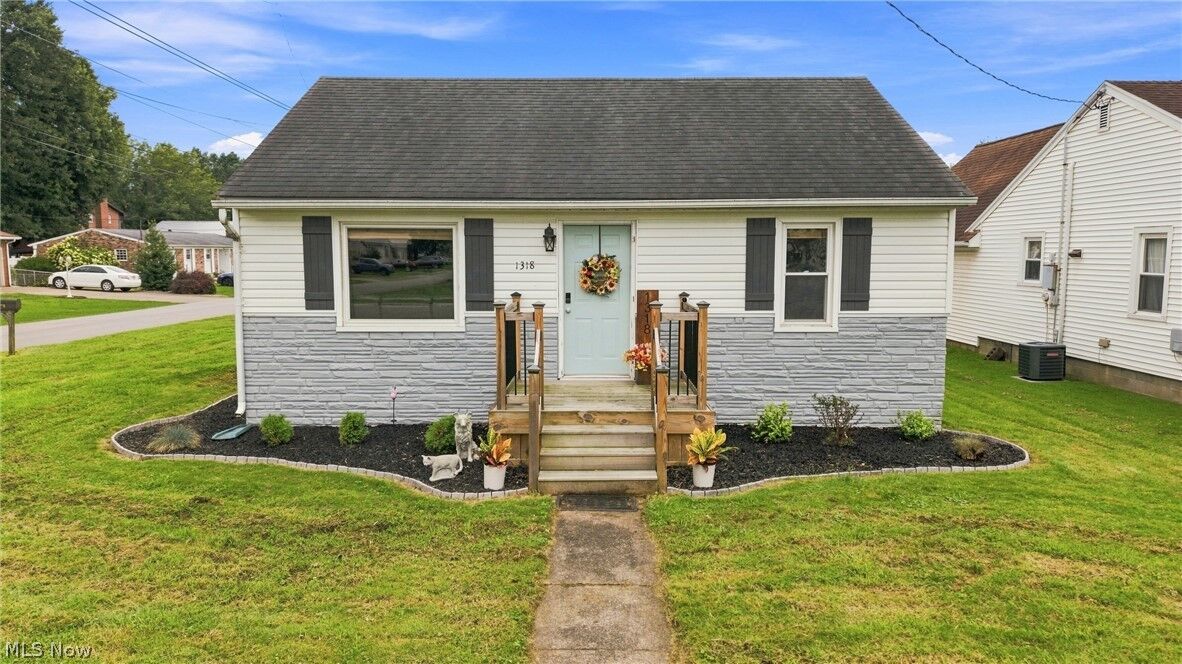 Property Photo:  1318 10th Street  WV 26105 