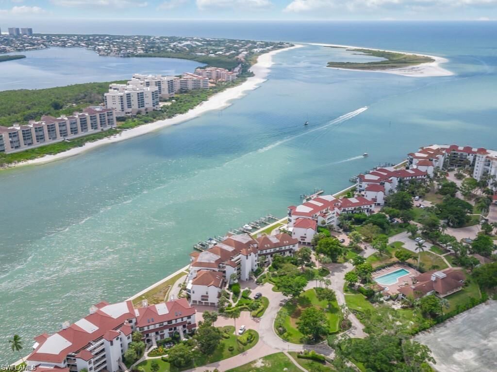 Property Photo:  334 La Peninsula Blvd 334  FL 34113 