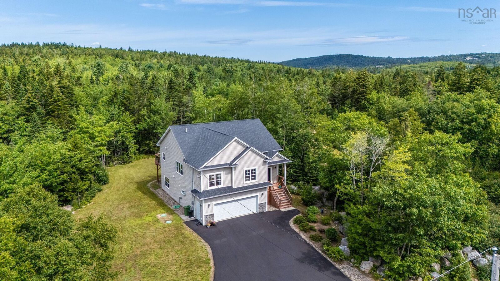 Property Photo: 7 Clearwood Court NS B3Z 0E7