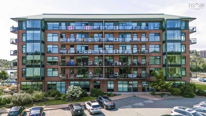 606 220 Waterfront Drive — photo 1