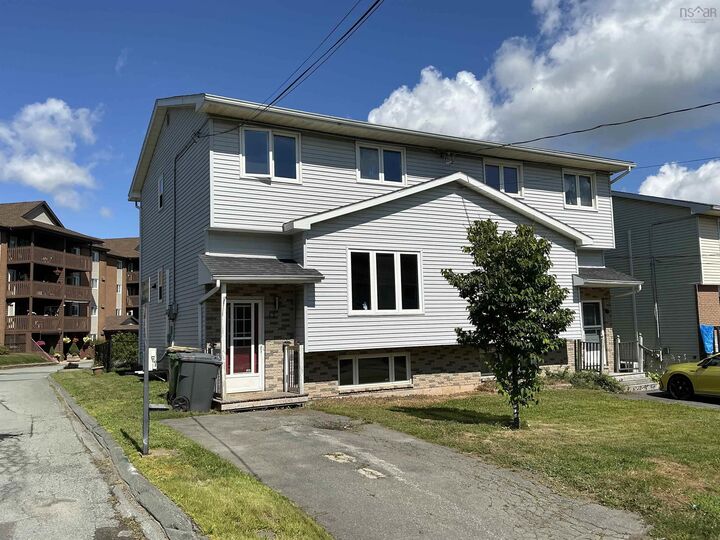 17 Oakwood — photo 1