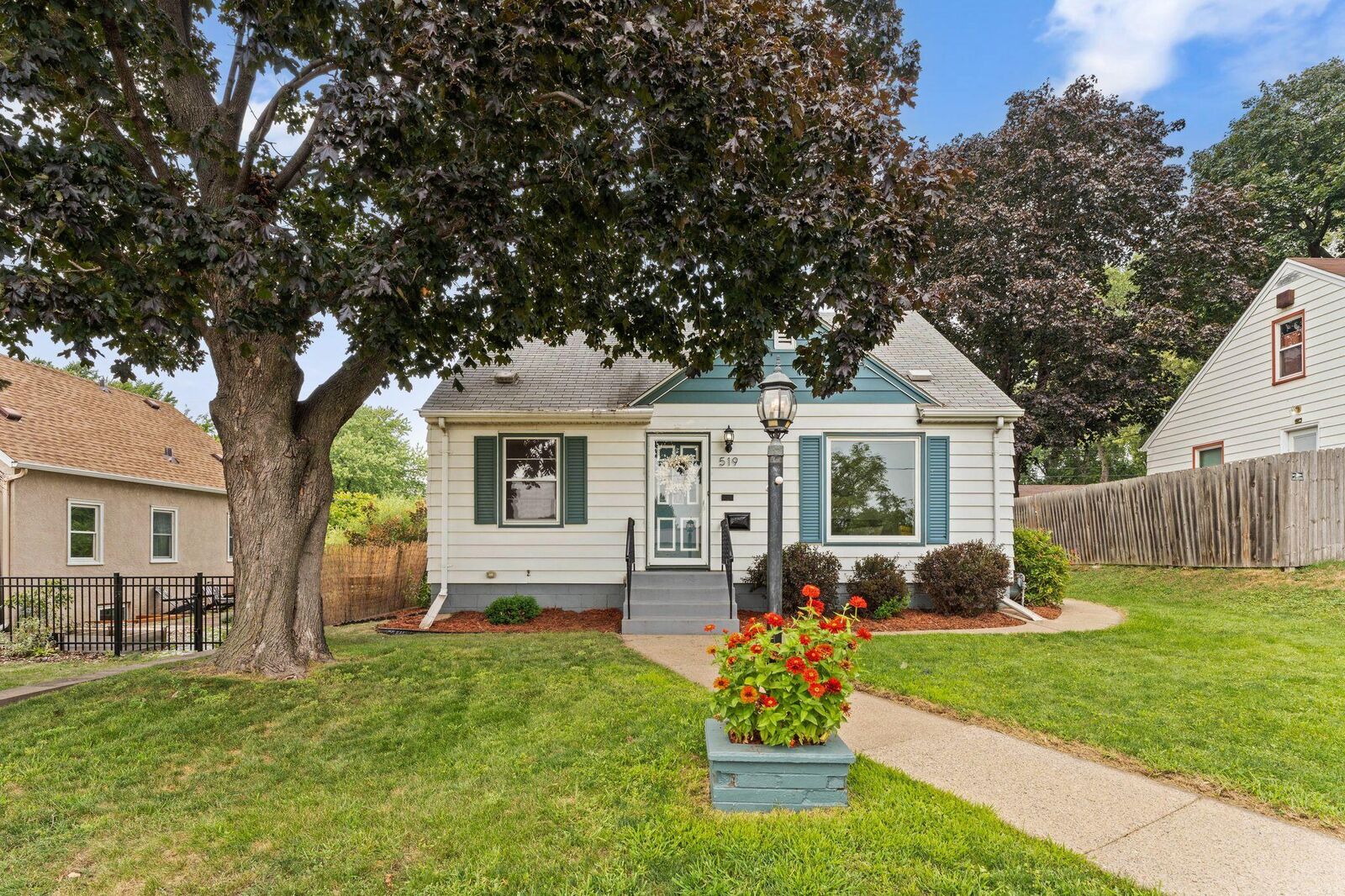 Property Photo:  519 Mill Street NE  MN 55421 