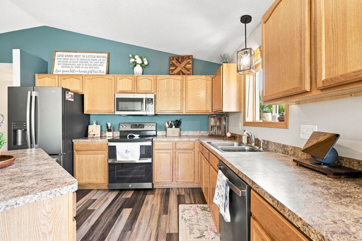 Property Photo: 926 Steamboat Lane MN 55363