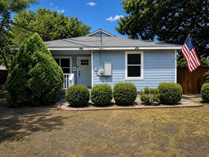 Property Photo:  903 Moore Street  TX 75069 