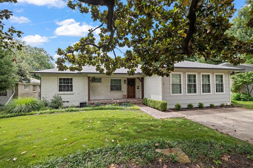 Property Photo:  6616 Pimlico Drive  TX 75214 