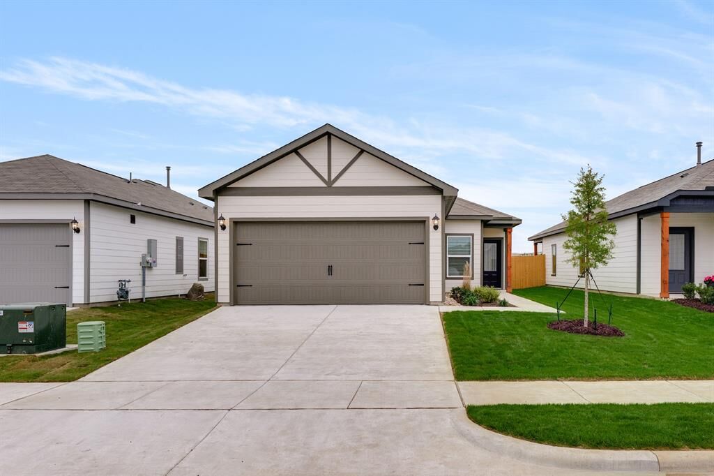 Property Photo: 3917 Starry Night Cove TX 75092