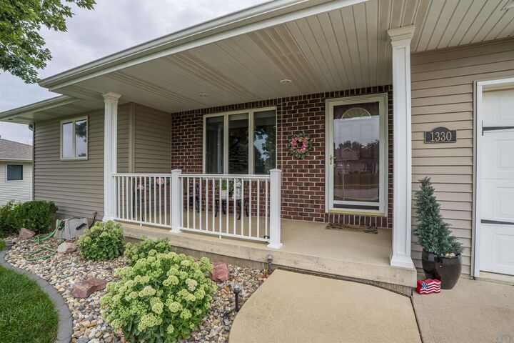Property Photo:  1330 4th Ave SE  IA 51031 