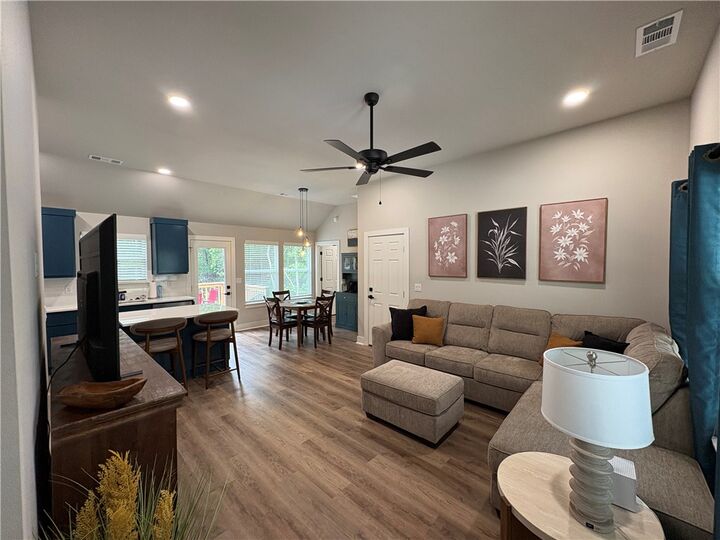 Property Photo:  8 Ampthill Lane  AR 72714 