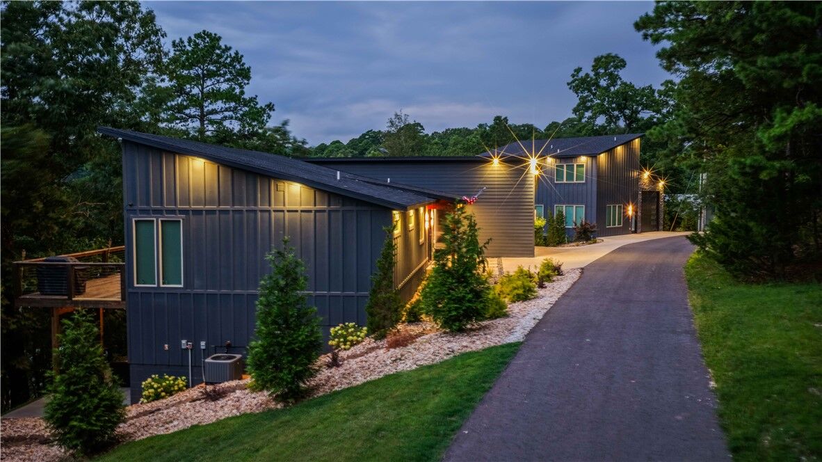 Property Photo: 10087 Rustling Oaks AR 72756