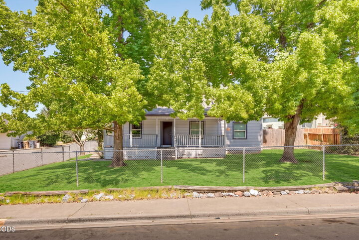 Property Photo: 2082 NE Fairview Avenue OR 97526