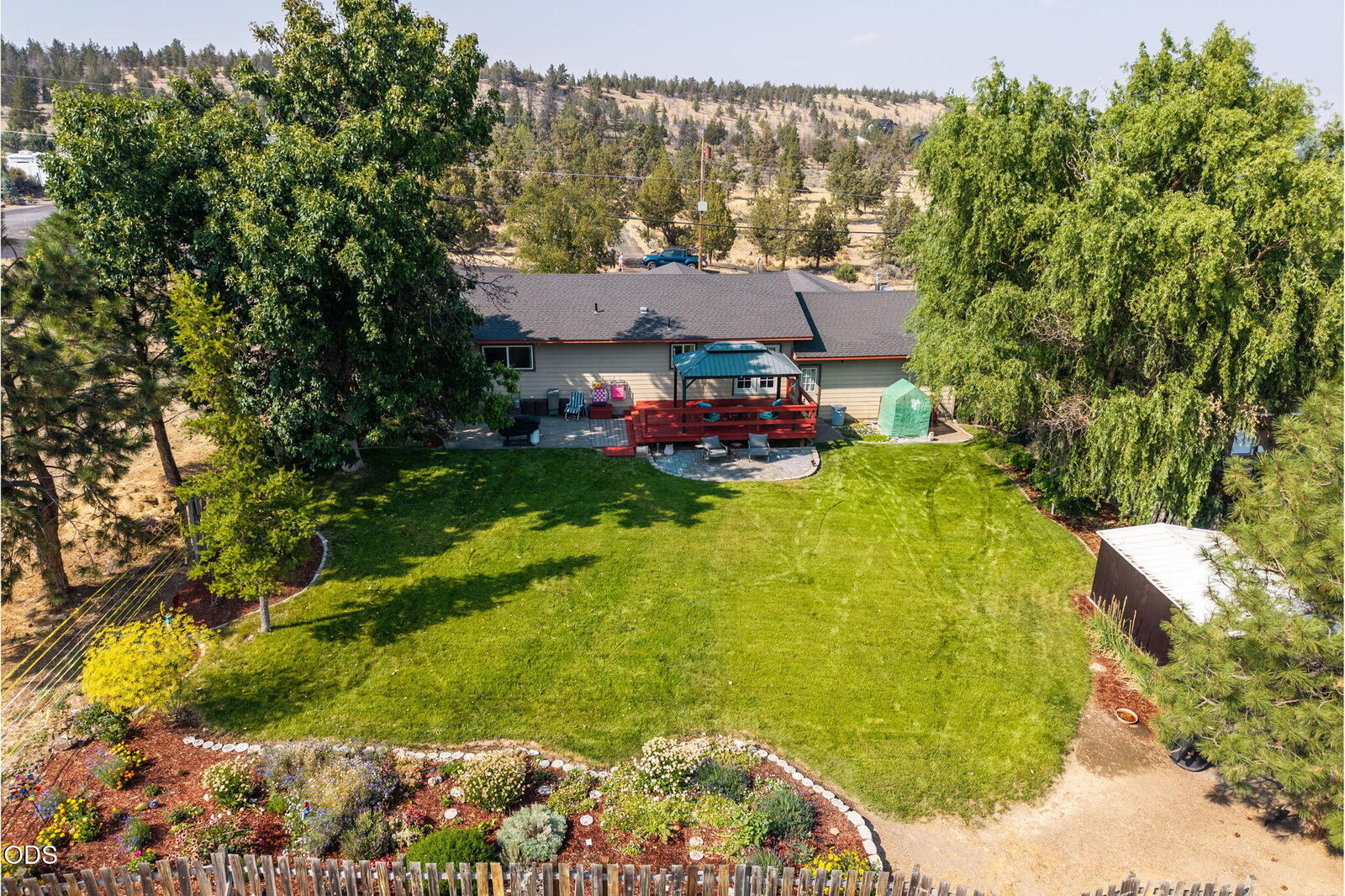 Property Photo: 705 SW Belmont Lane OR 97741