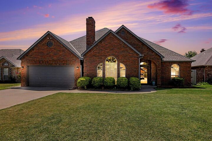 Property Photo: 2828 SW 108th Street OK 73170