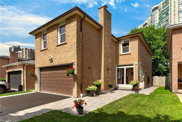 4348 Jenkins Crescent — photo 1