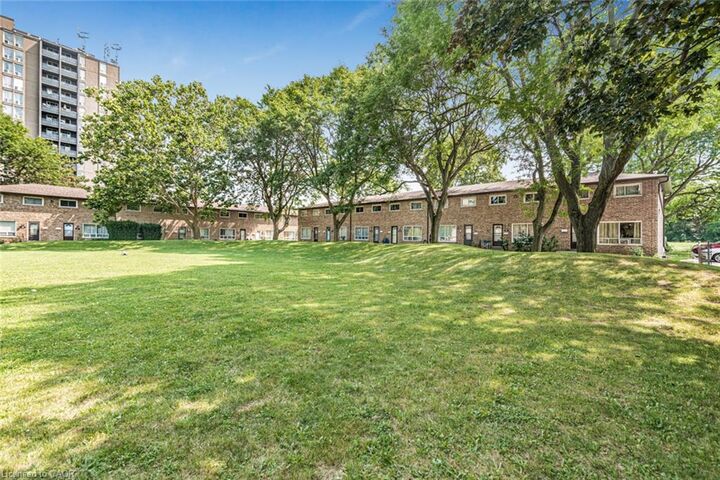 Property Photo:  28 Riverdale Drive  ON L8E 1J8 