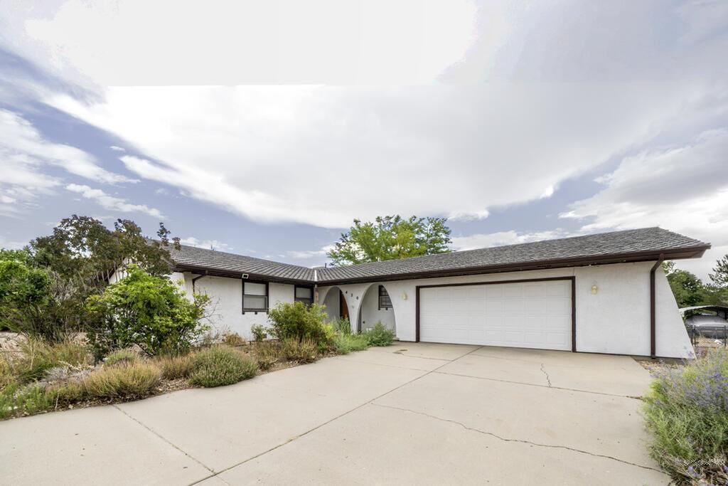 Property Photo: 420 Player Dr CO 81007