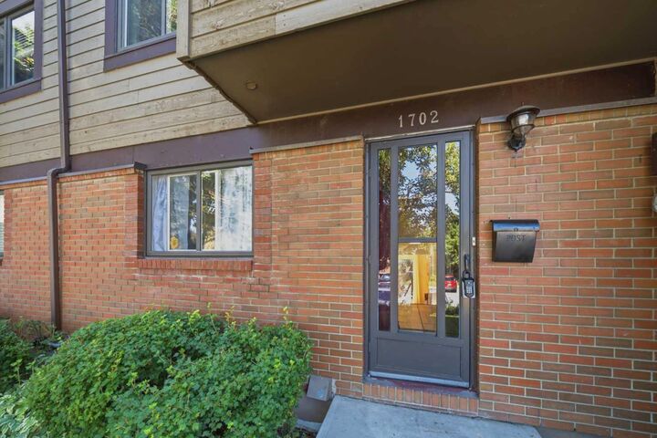 Property Photo: 9803 24 Street SW 1702 AB T2V 1S5