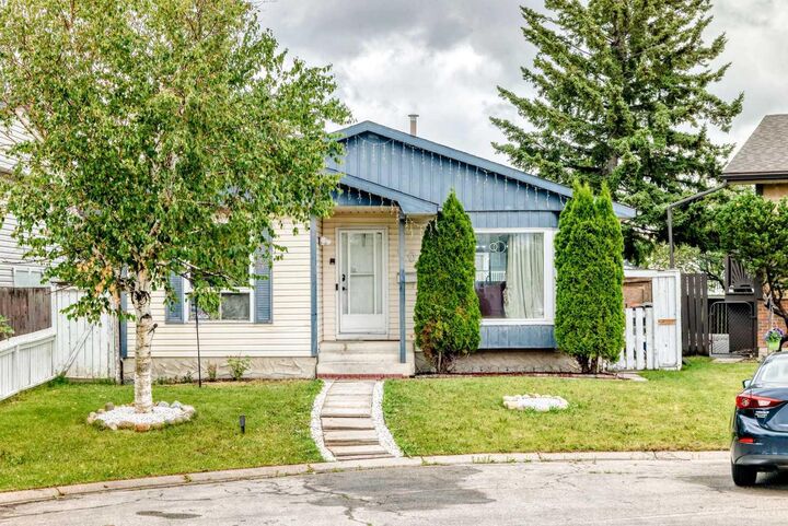 Property Photo: 60 Falmere Court NE AB T3J 2Z6
