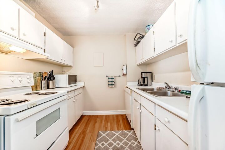Property Photo: 4944 Dalton Drive NW 112 AB T3A 2E6