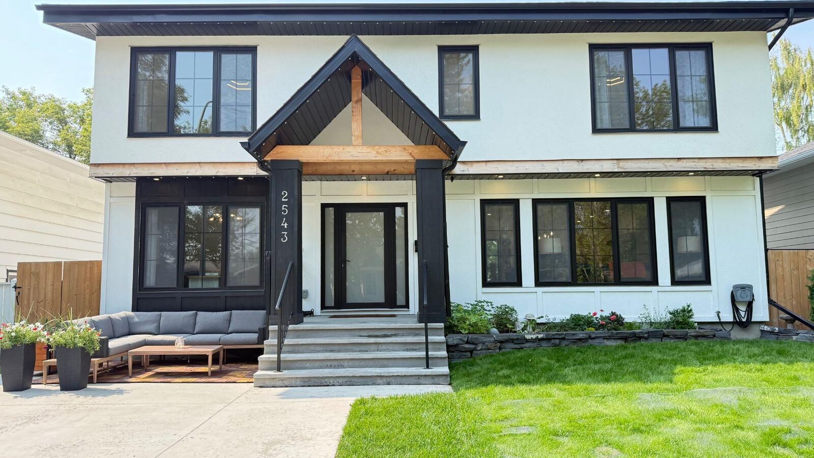Property Photo: 2543 Chicoutimi Drive NW AB T2L 0W4
