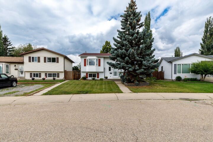 Property Photo: 60 Gehrke Close AB T4P 2K8