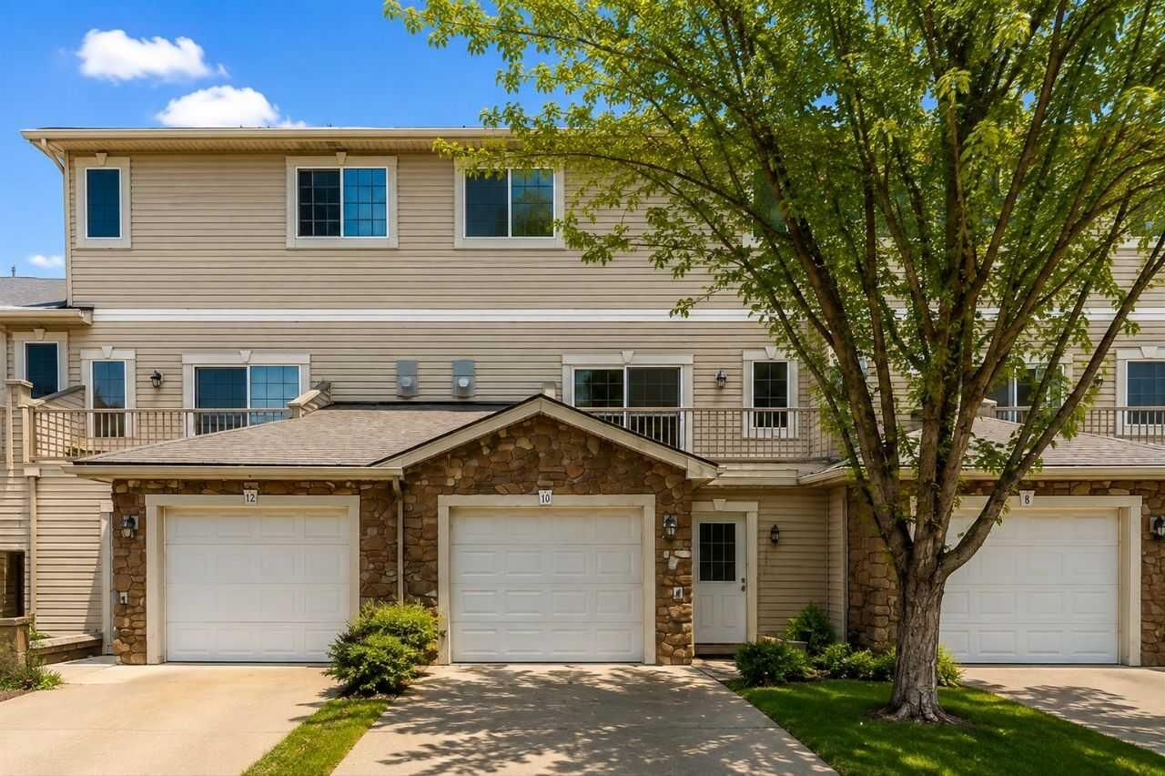 Property Photo: 10 West Cedar Rise SW AB T3H 5G8