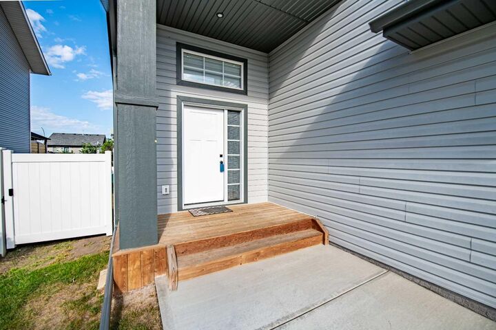 Property Photo: 38 Bardwell Way AB T4S 0M8