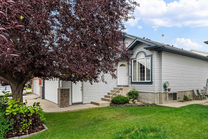 Property Photo: 83 Silver Creek Boulevard NW AB T4B 2P7