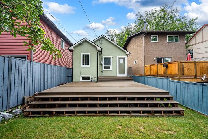 Property Photo: 224 30 Avenue NE AB T2E 2C9