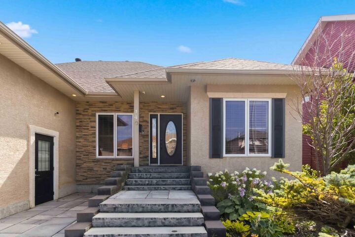 Photo de la propriété: 140 Lindstrom Crescent AB T9K 2N8