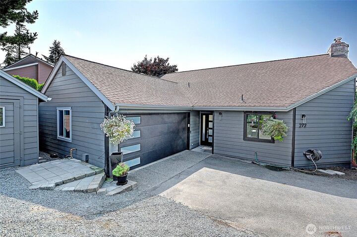 Property Photo: 272 Loch Lane WA 98282