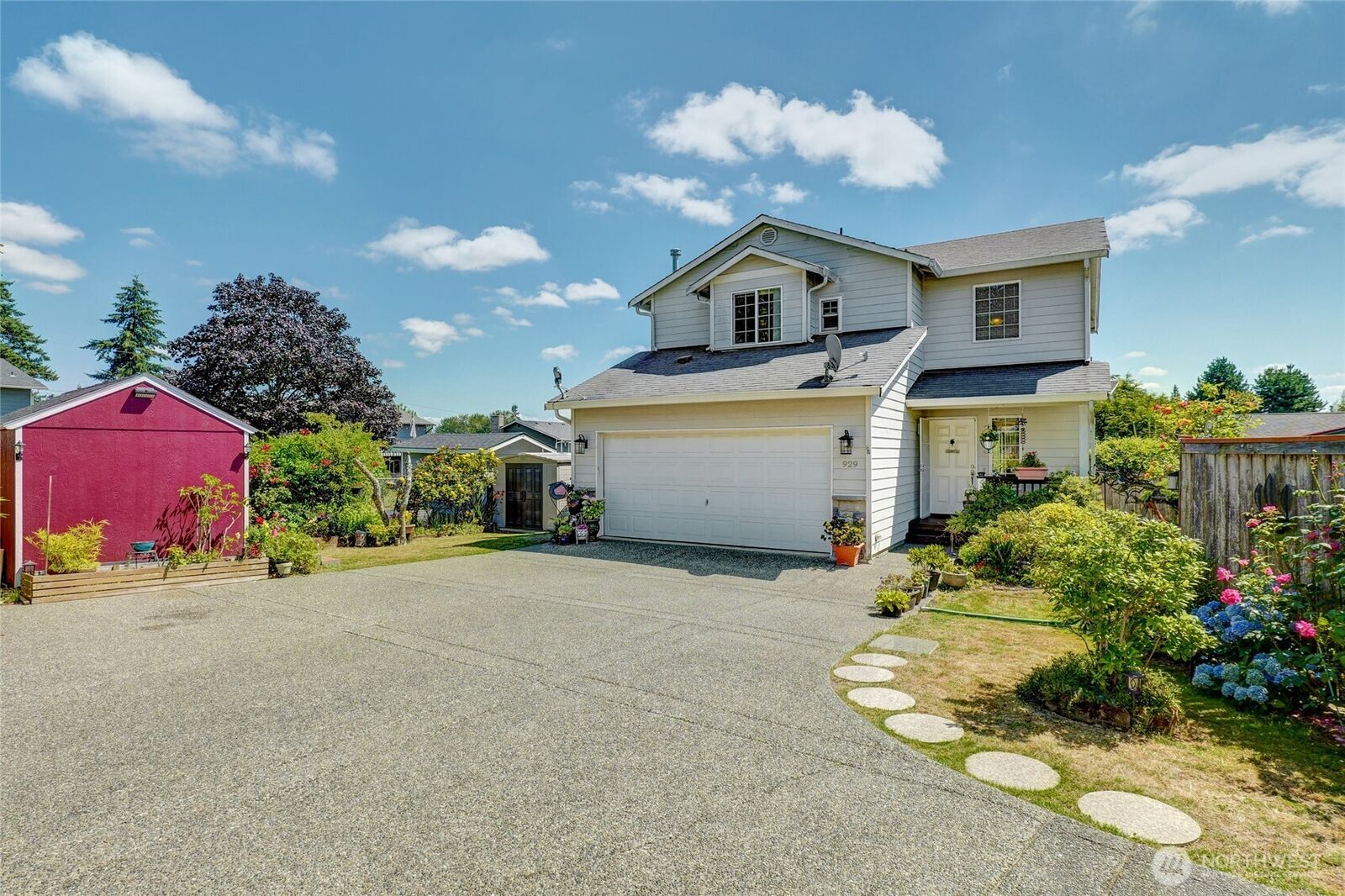 Property Photo:  929  149th Place SW  WA 98087 