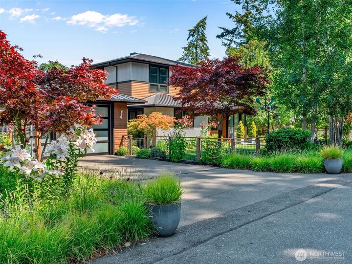 Property Photo:  302  T Street  WA 98368 
