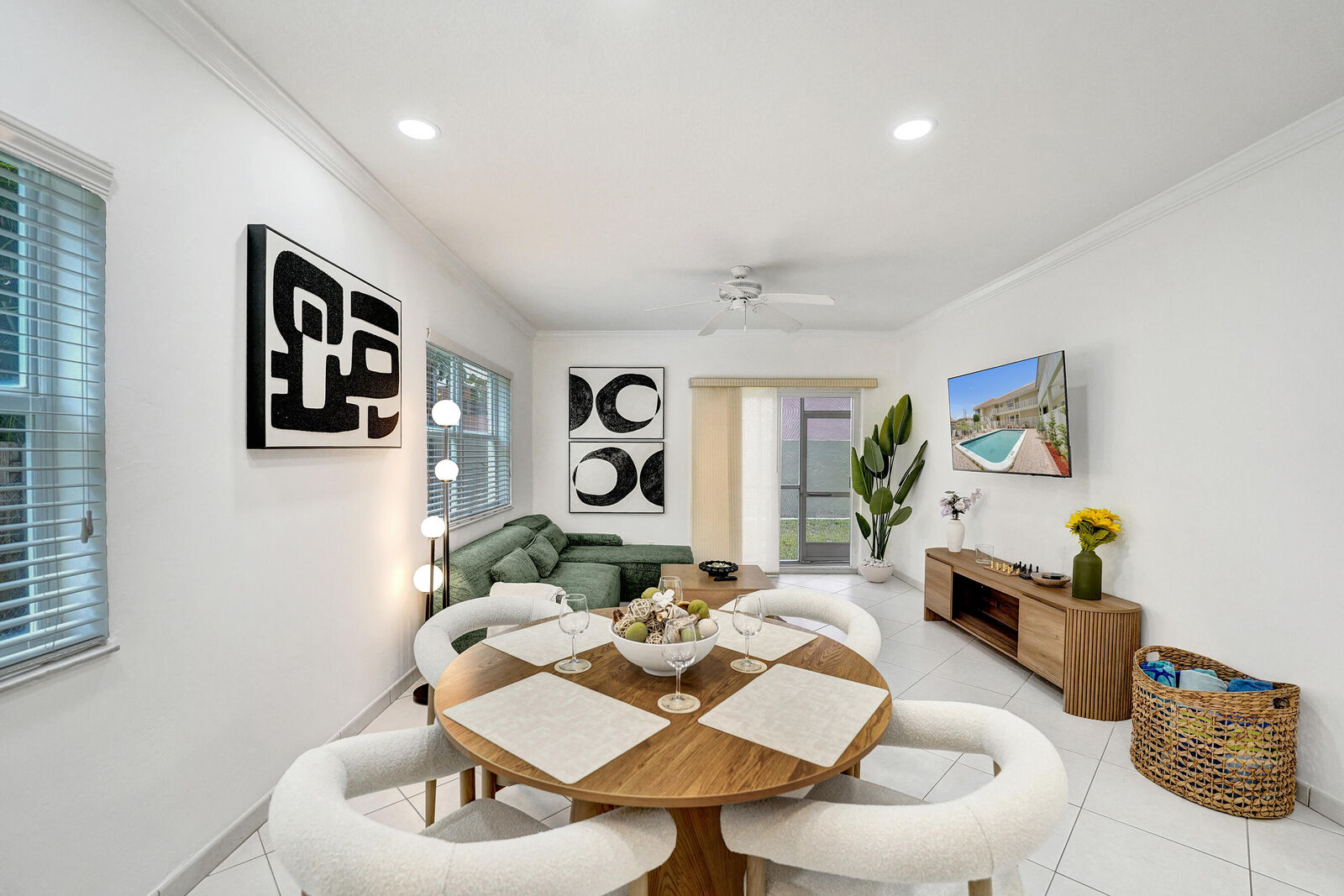 Property Photo: 1450 N Riverside Drive 103 FL 33062