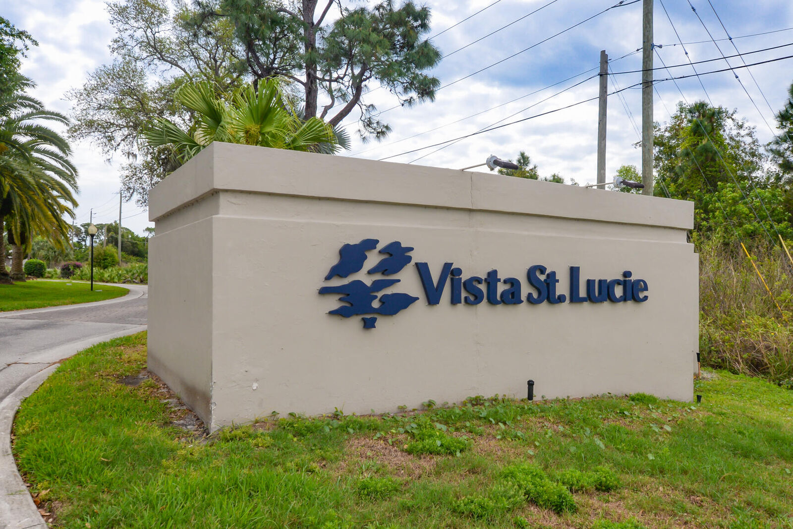 Property Photo:  8 Lake Vista Trail  FL 34952 