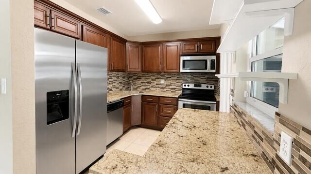 Property Photo: 716 SW 19th Street FL 33315