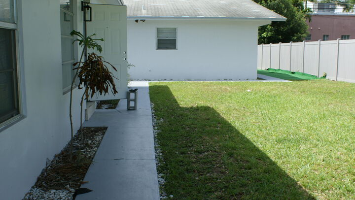 Property Photo: 6109 SW 30th Street 3 FL 33023