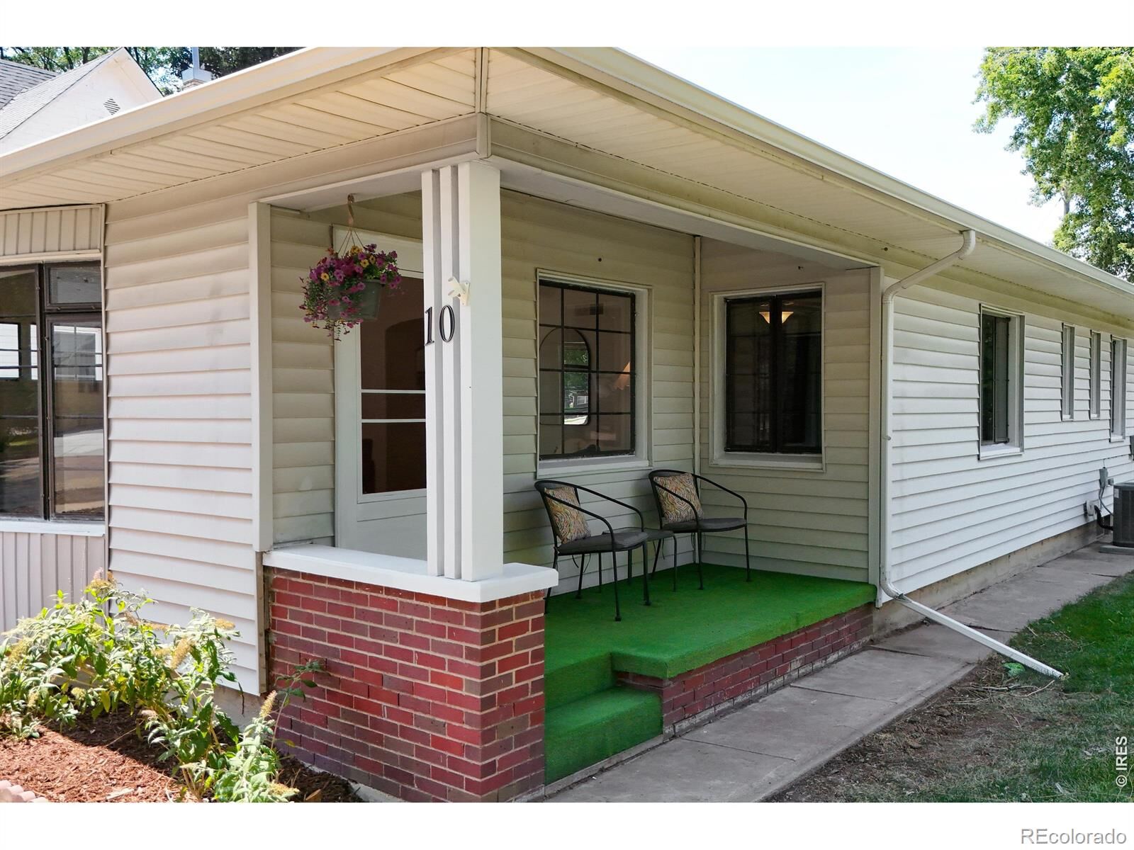 Property Photo: 10 Park Avenue CO 80615