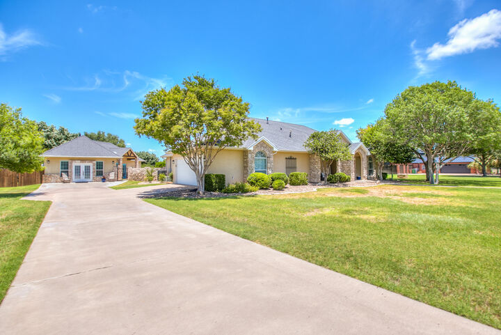 Property Photo: 1506 Barbara Avenue TX 76904